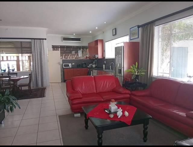 3 BEDROOM HOUSE FOR SALE IN MONUMENT